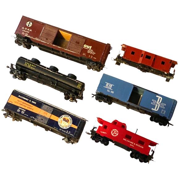 Lot of 6 HO Train Cars 3 Boxcars 1 Tanker 2 Caboose AS IS - A1047L - Picture 1 of 16
